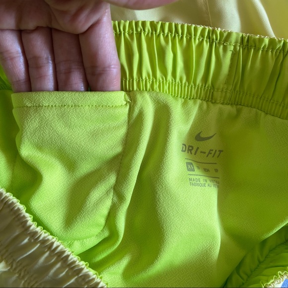 Women’s Nike dri-fit running shorts, XS, yellow/lime green - Picture 4 of 6